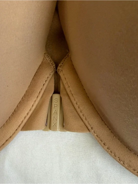 Spanx Naked 2.0 Racerback Underwire Bra 36C Nude Beige NWT Smooth T Shirt - Picture 3 of 5